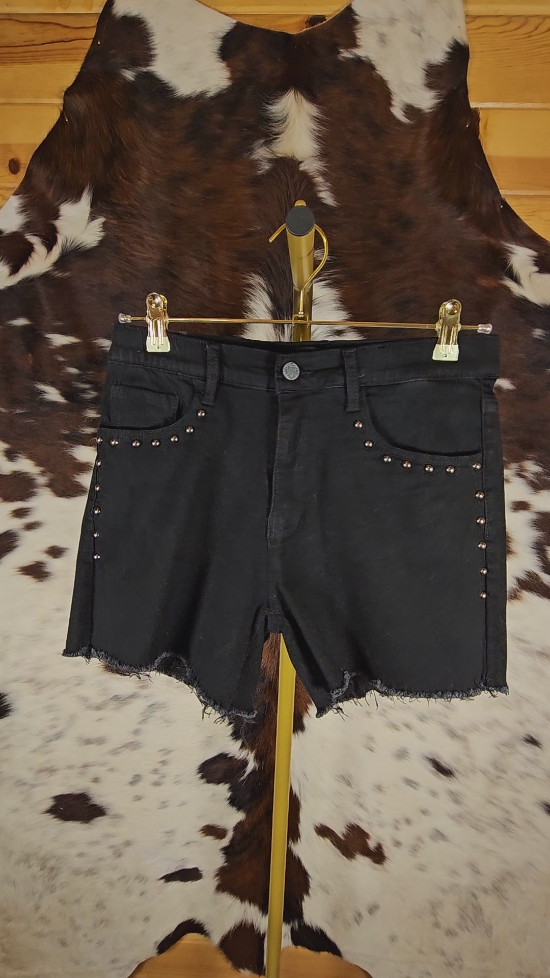 Shenandoah Stud Shorts